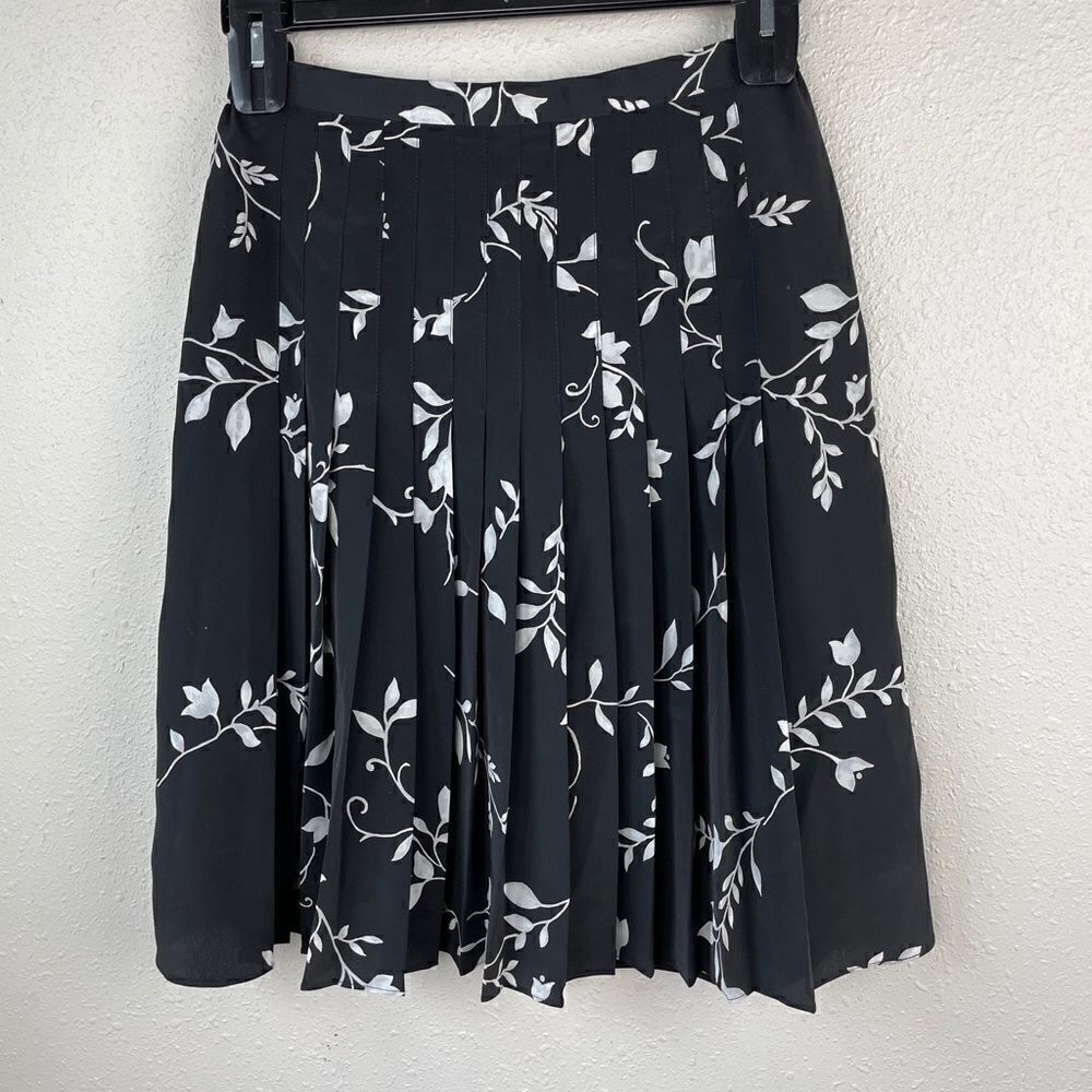 Liz Claiborne Skirt Size 8 EUC